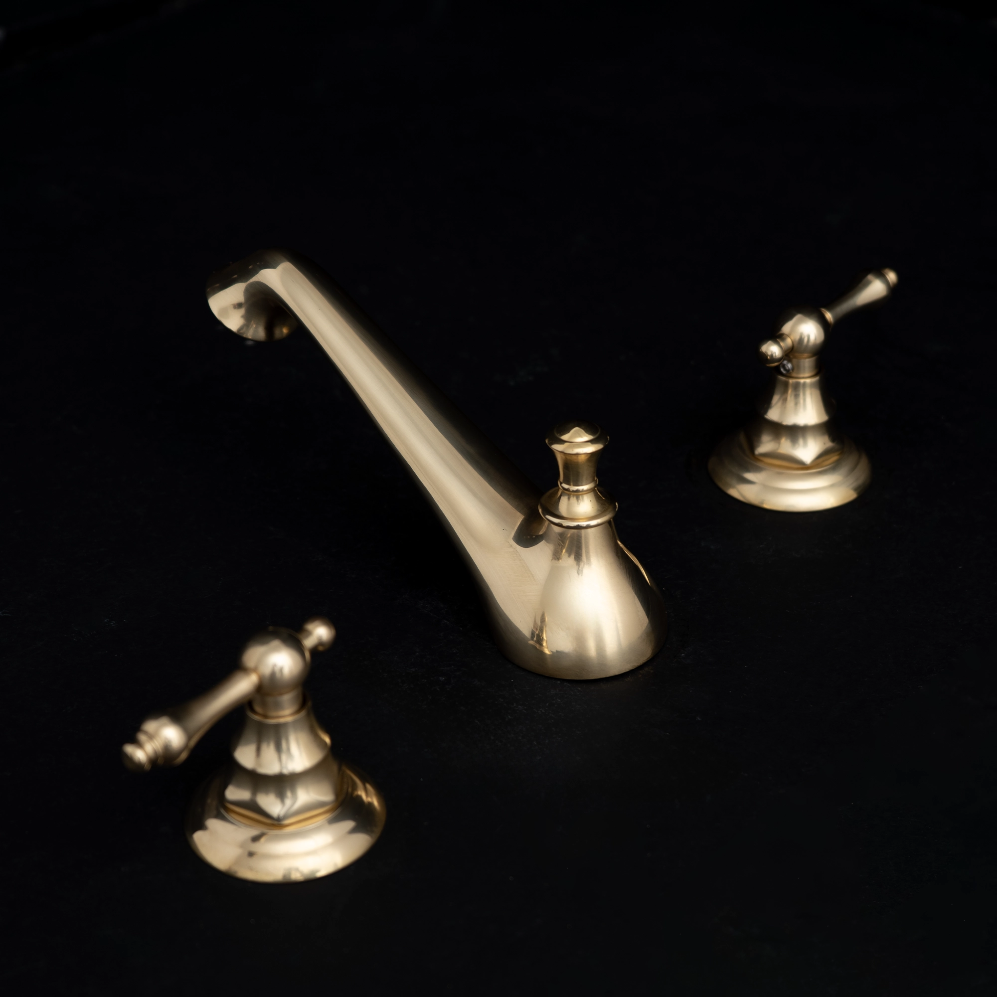 Unlacquered Brass 3 Holes Bathroom Faucet, Deck Mounted 3 Holes Bathroom Faucet Short Spout Deck Mount Faucet