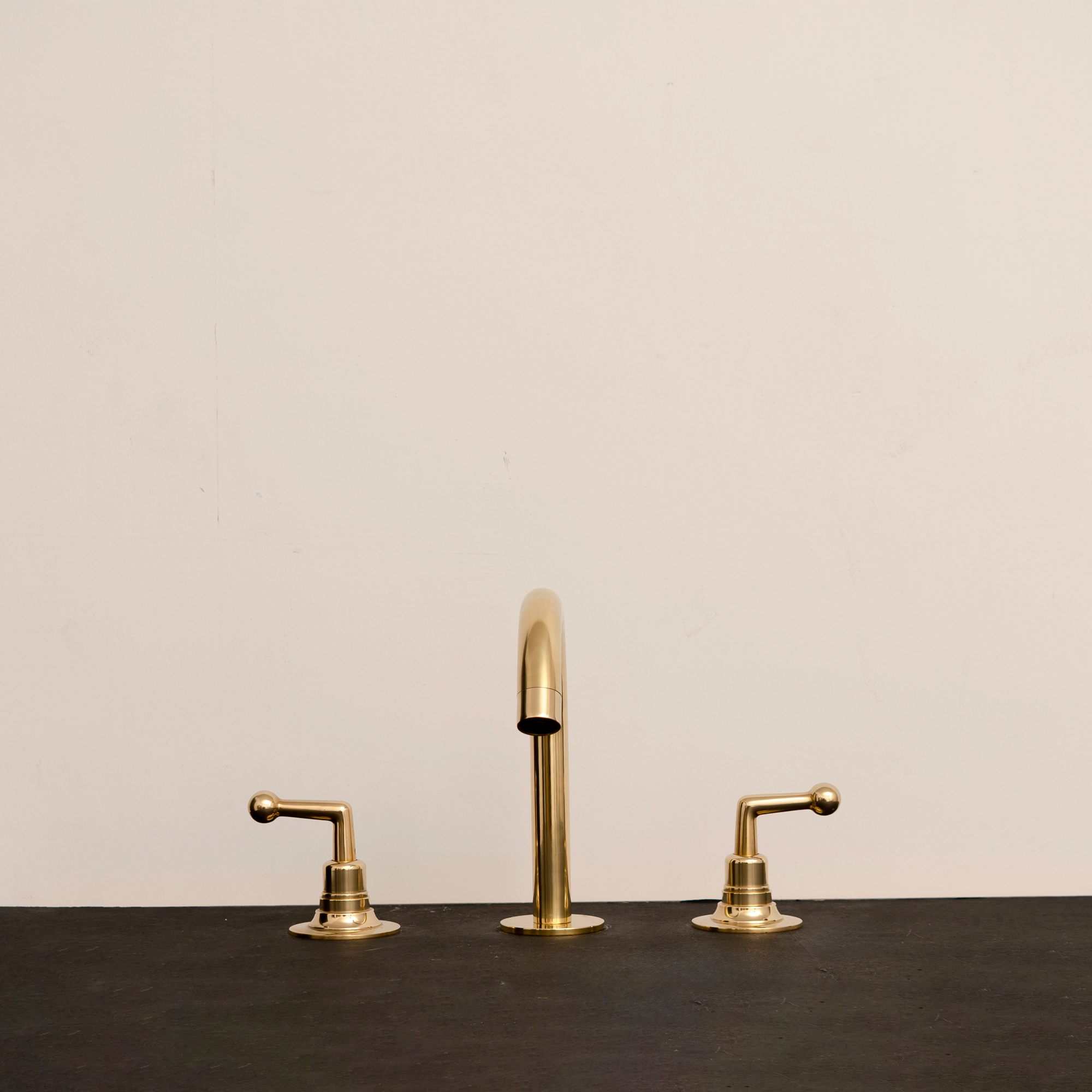 Handcrafted Solid Brass Elegant Brass Bathroom Faucet – Unlacquered Finish with Vintage Handles Bathroom Faucet - Detail View | Brassna