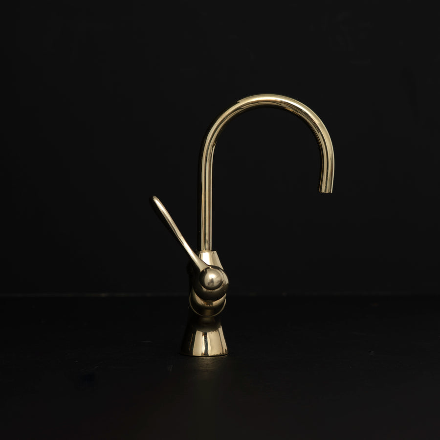 Filtered water faucet