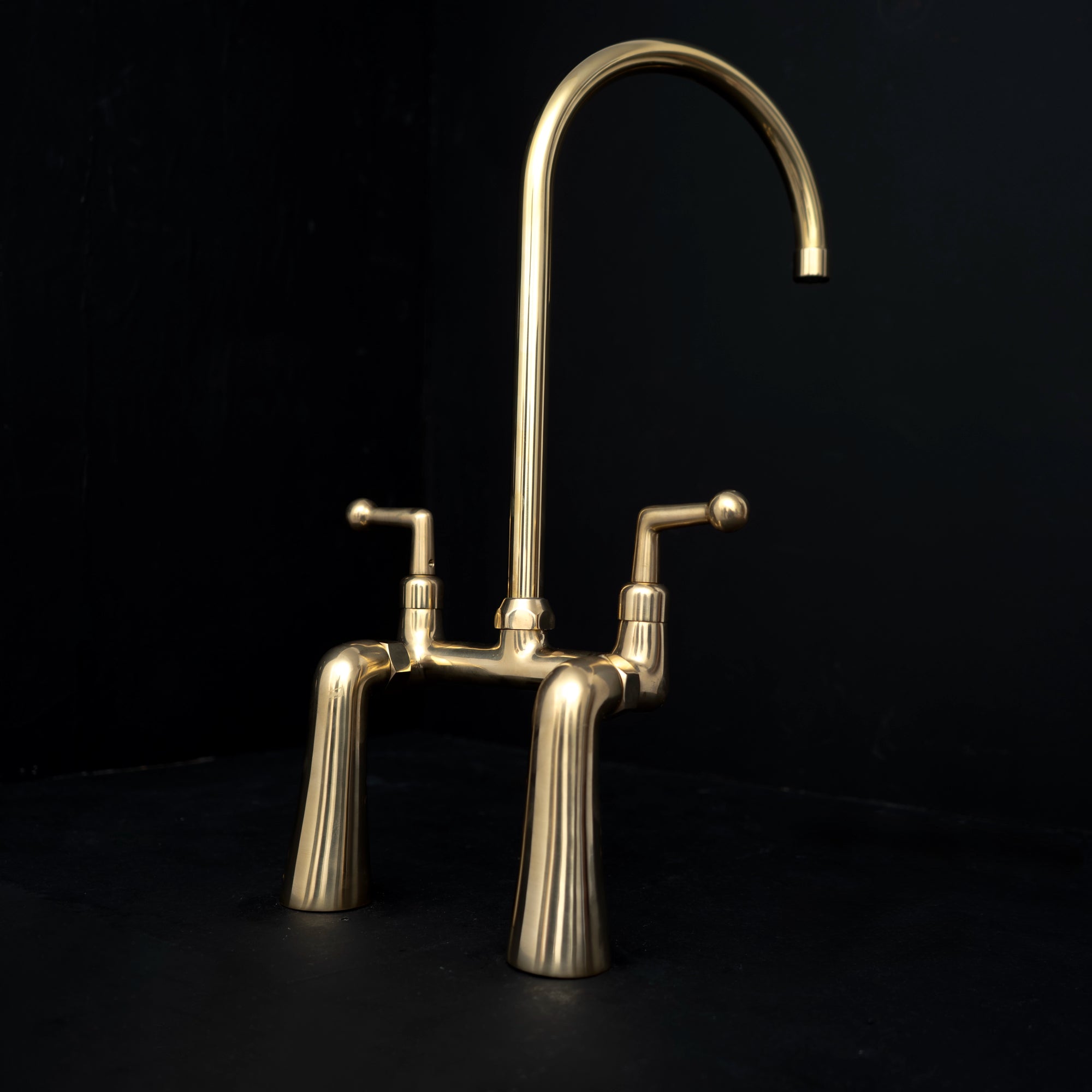 Handcrafted Solid Brass Brassworks Kitchen Faucet Kitchen Faucet - Detail View | Brassna