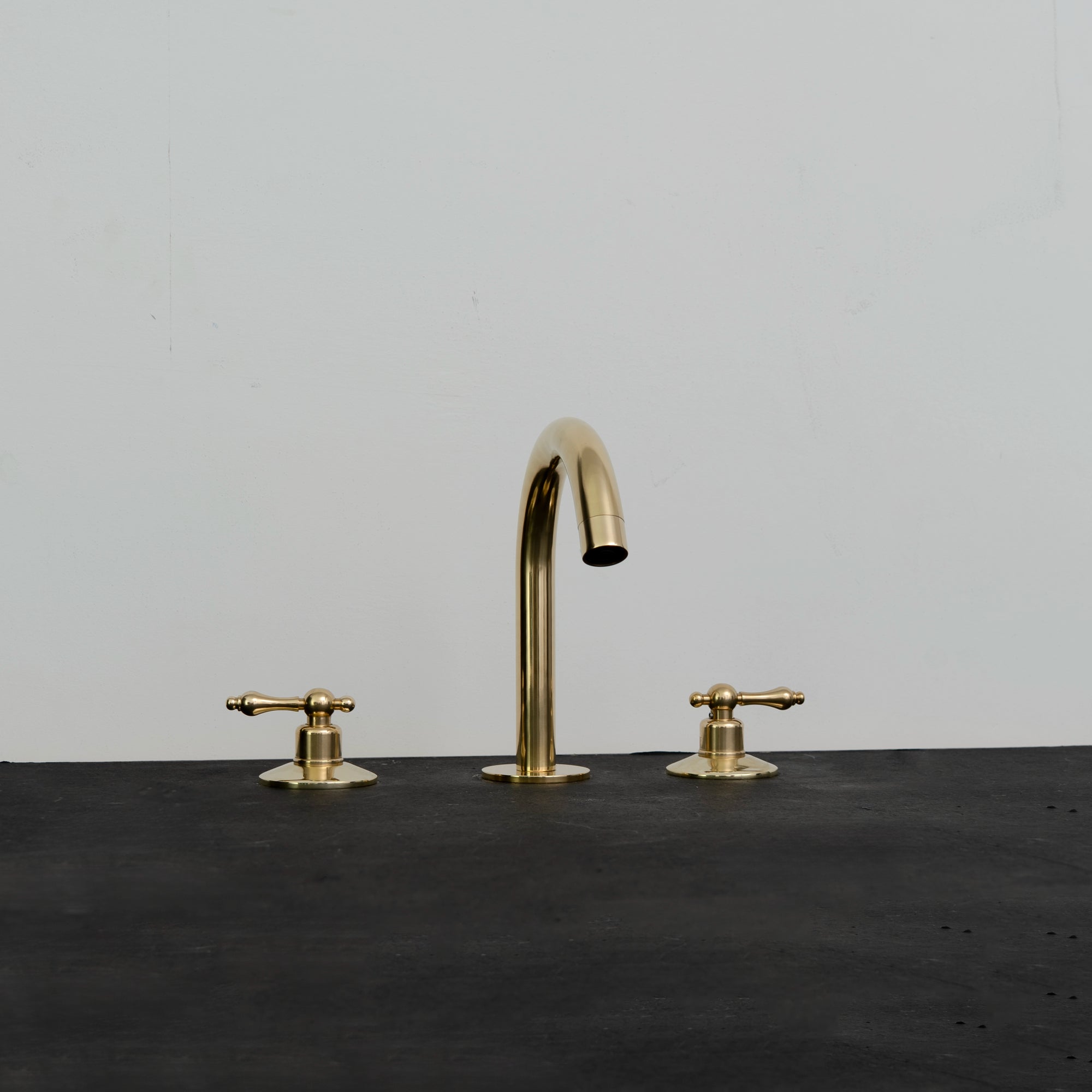 Brass Bathroom Faucet Radius: - Never Plated | Brassna The Regal Gooseneck Pour