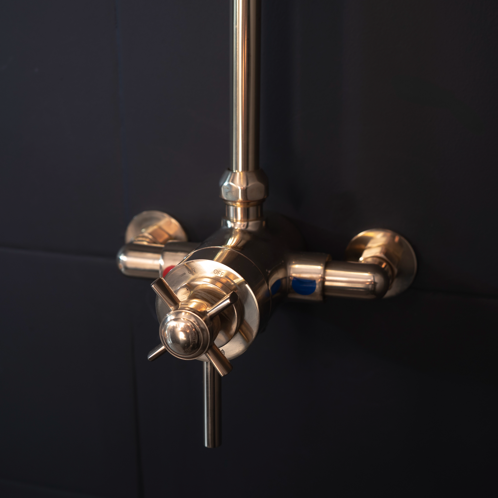 Handcrafted Solid Brass Traditional Dual Control Exposed Thermostatic Shower Set Shower System - Detail View | Brassna