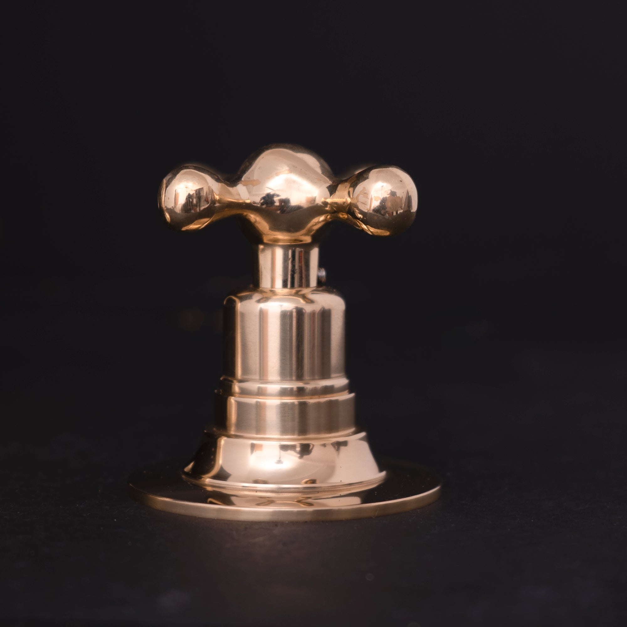 Handcrafted Solid Brass Deck Mounted Bathroom Faucet SP Bathroom Faucet - Detail View | Brassna
