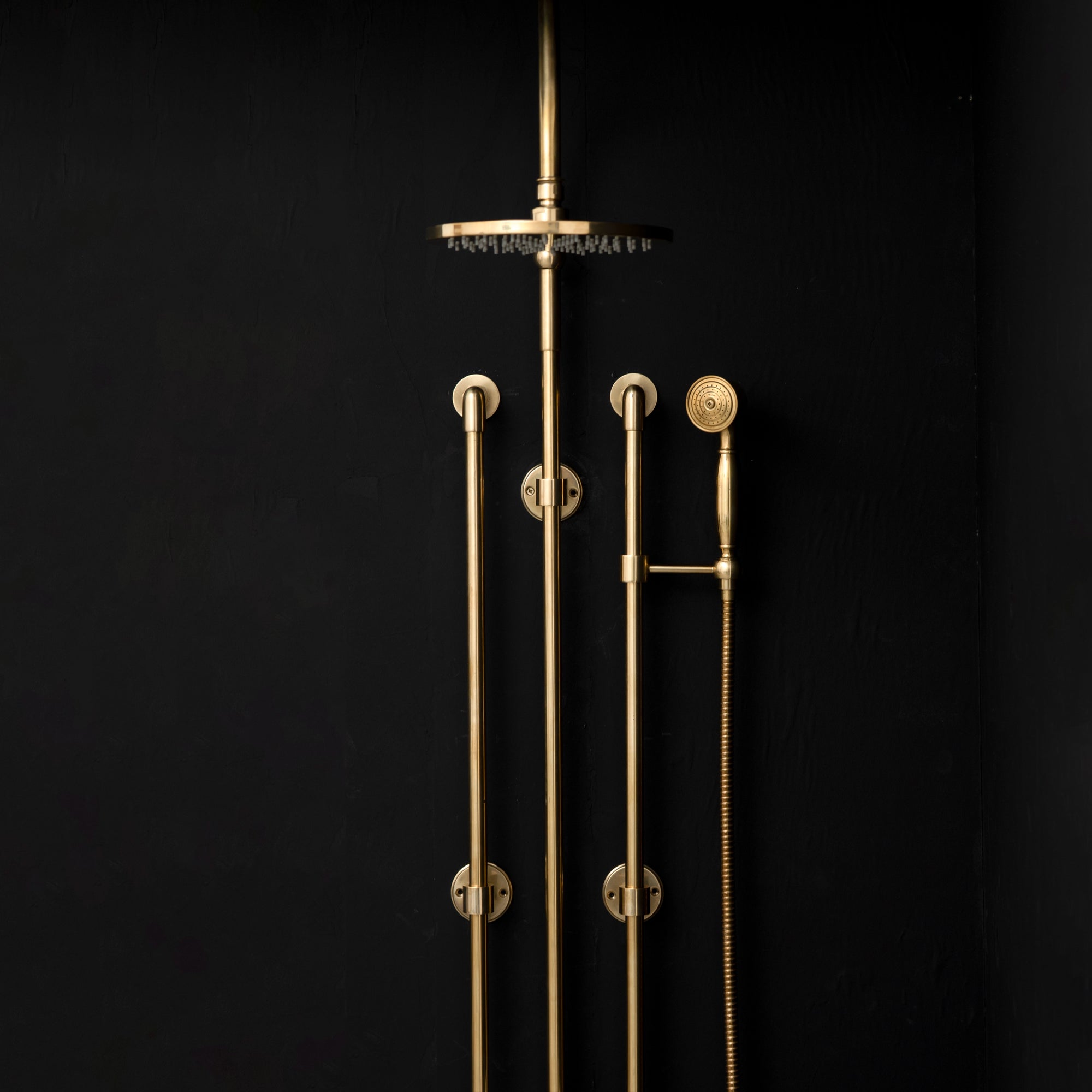 Handcrafted Solid Brass Bespoke Thermostatic Shower Shower System - Detail View | Brassna