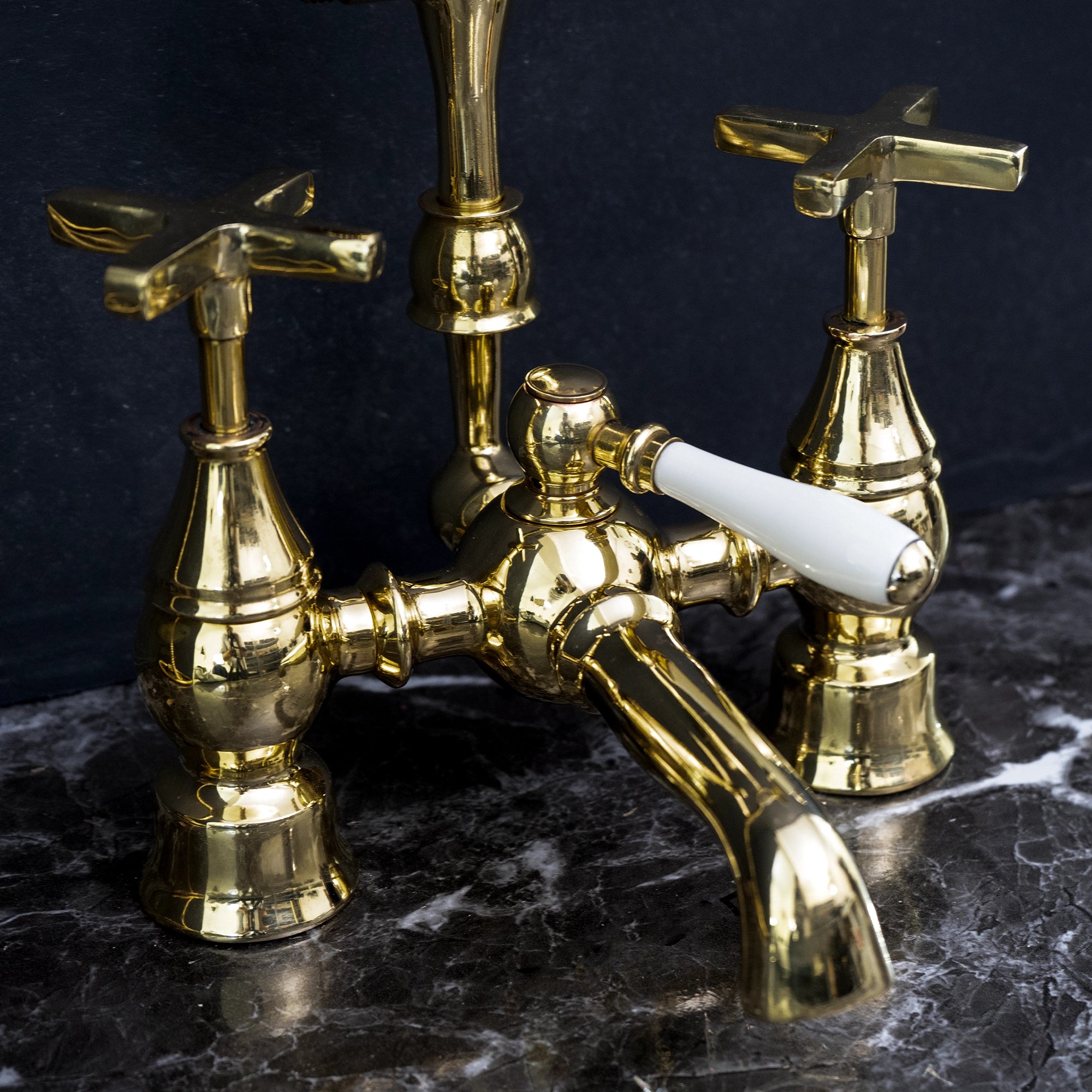 Brass Tub Filler Filler - 7 Finishes | Brassna The Auric Filler