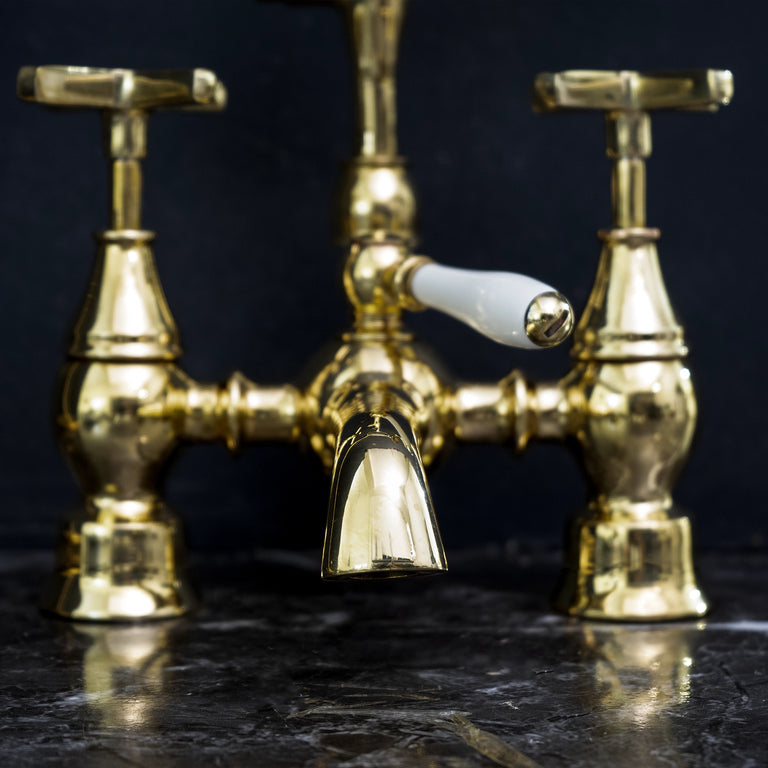 Brassna Tub Filler in Gold