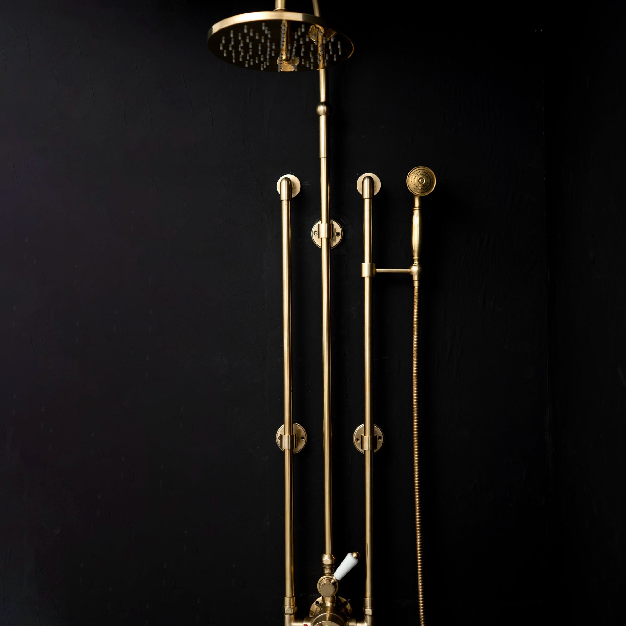 Handcrafted Solid Brass Bespoke Thermostatic Shower Shower System - Detail View | Brassna