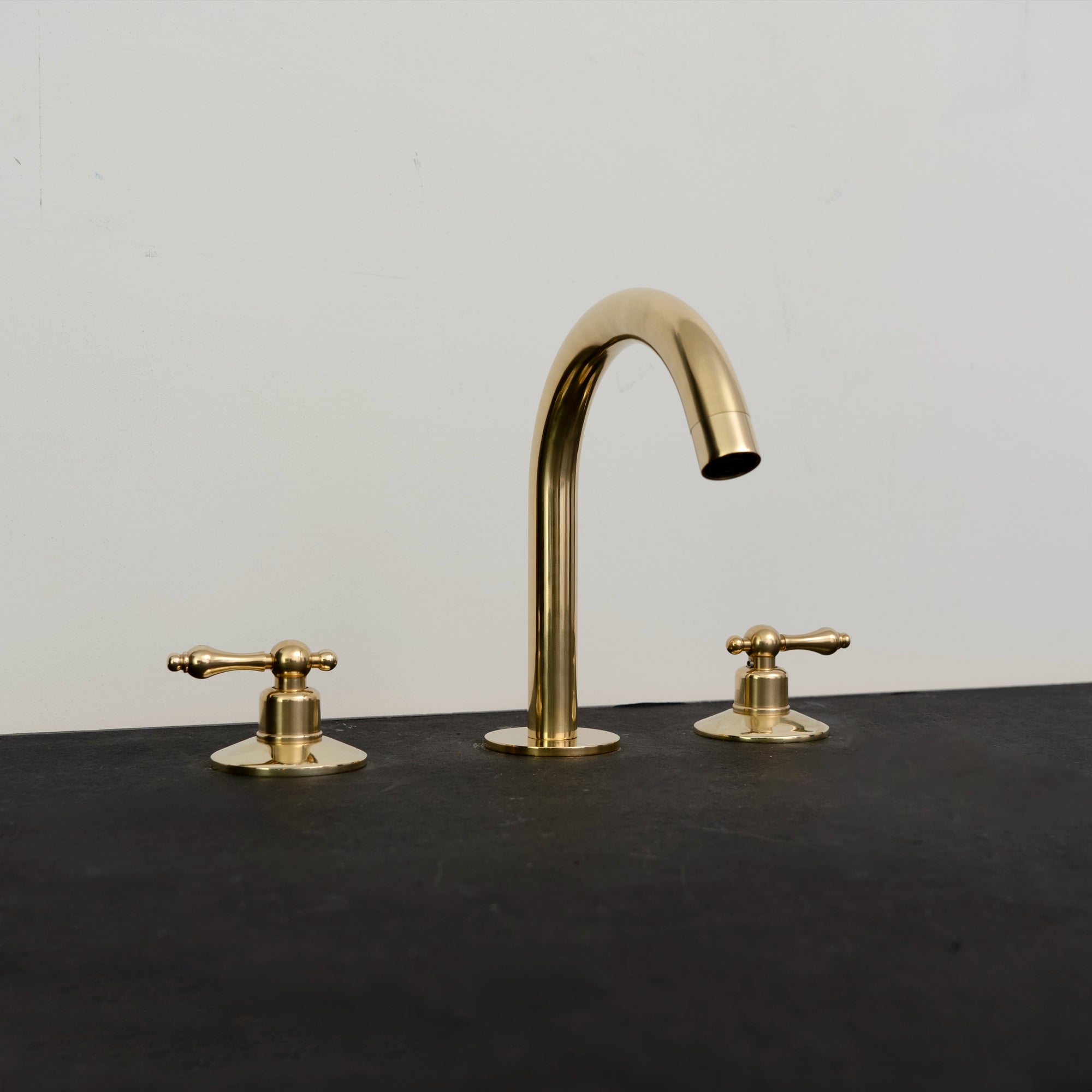 Brass Bathroom Faucet Radius: - Never Plated | Brassna The Regal Gooseneck Pour