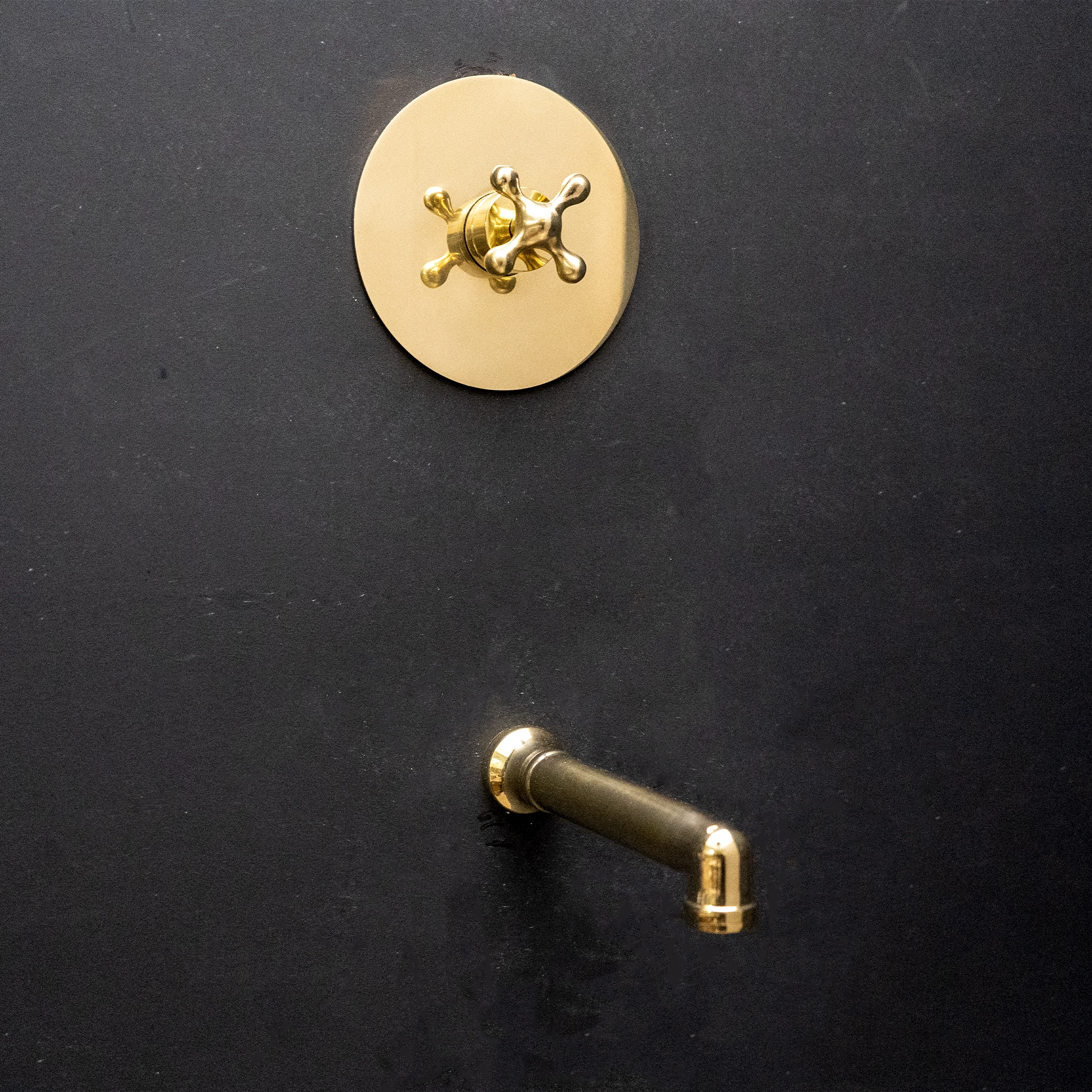 Brass Tub Filler Single-Handle - 7 Finishes | Brassna The Wall Pour
