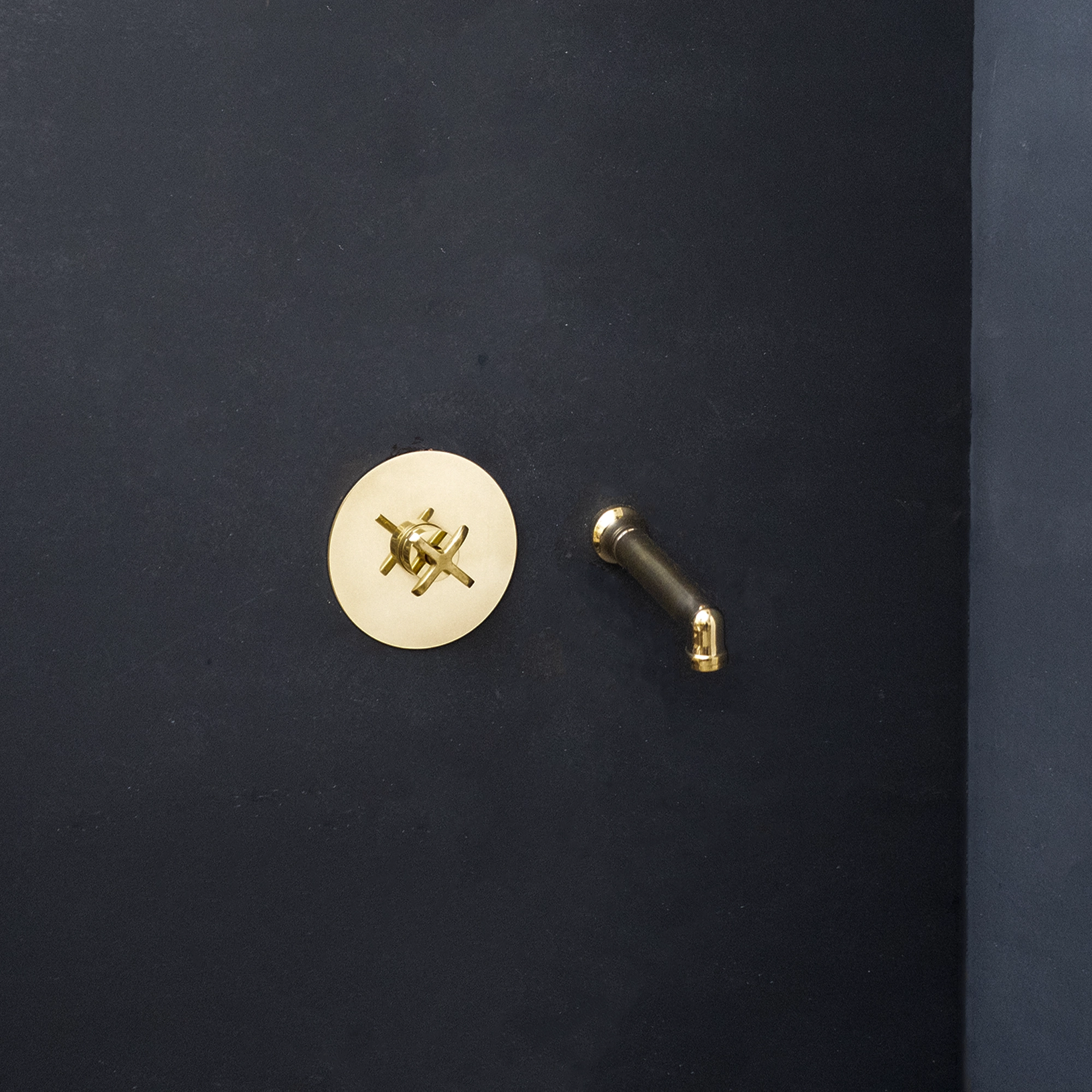 Handcrafted Solid Brass Single Bath Faucet II | Brassna Single-Handle Wall Mount Lavatory Faucet