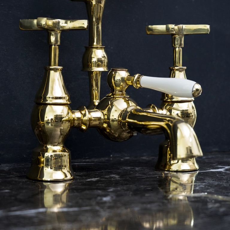 Brassna Tub Filler in Gold