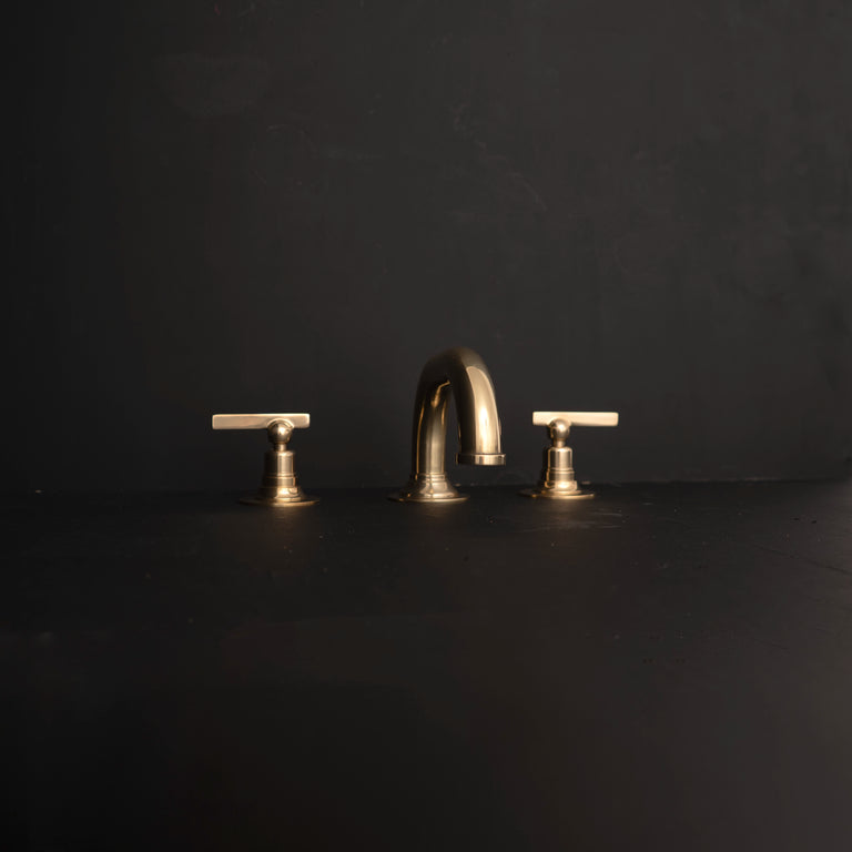 3 holes bath tap