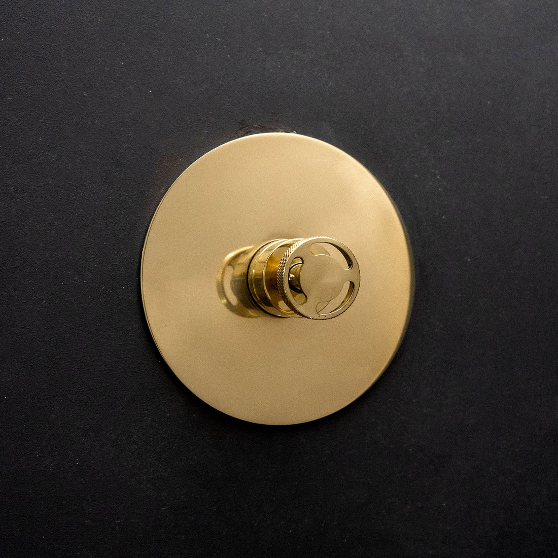 Luxura Thermostatic Shower H010