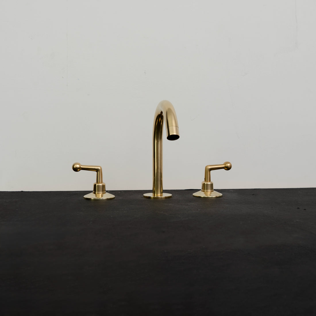 The Golden Arch: A Modern Brass Bathroom Faucet