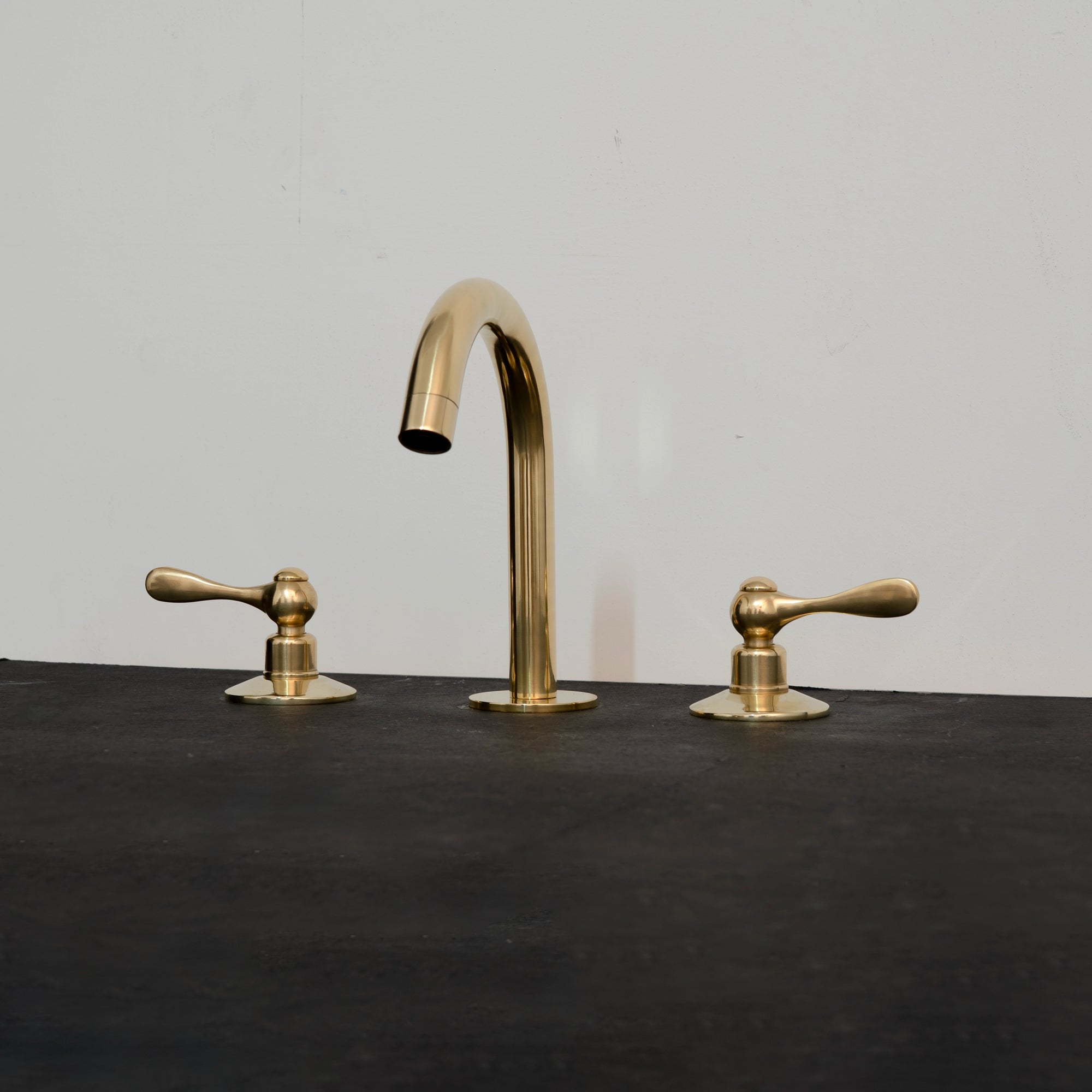 Handcrafted Mid Century Modern Revamp Bath Faucet | Brassna Mid-Century Modern Revamp: Solid Brass Deck-Mount Faucet