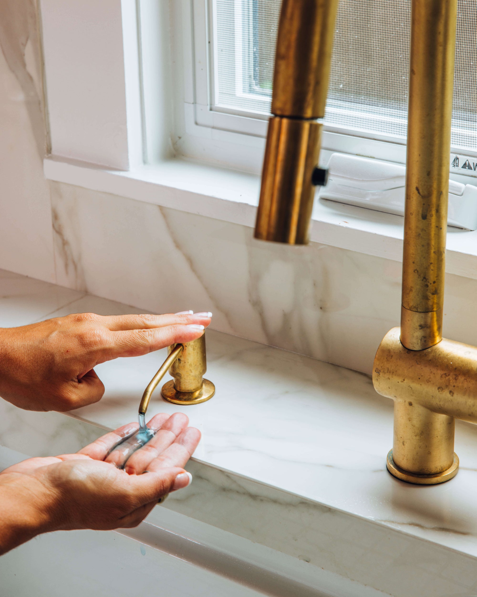 Brass Kitchen Faucet – Pull-Down Sprayer, Never Plated | Brassna The Cascade Pull