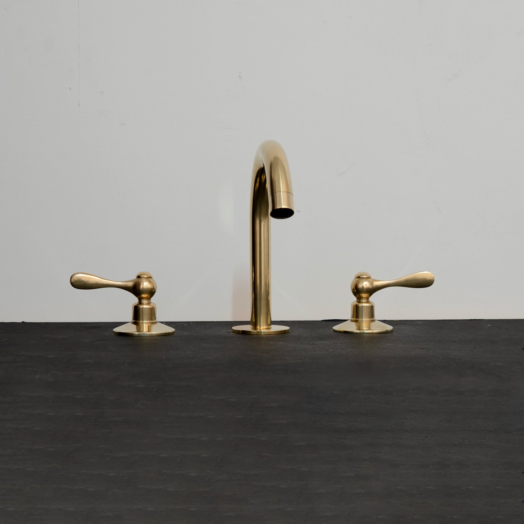 Handcrafted Mid Century Modern Revamp Bath Faucet | Brassna Mid-Century Modern Revamp: Solid Brass Deck-Mount Faucet