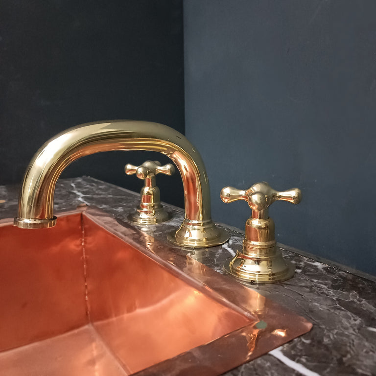 Unlacquered Brass Deck Mounted Sink Faucet, Widespread 3 Holes Bath Faucet Deck Mounted Bathroom Faucet
