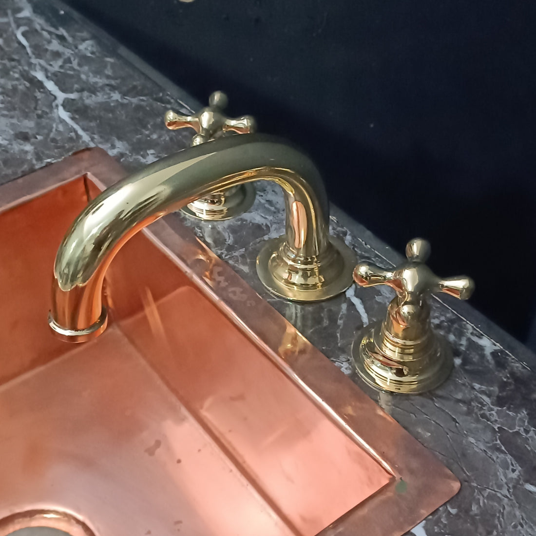 Unlacquered Brass Deck Mounted Sink Faucet, Widespread 3 Holes Bath Faucet Deck Mounted Bathroom Faucet