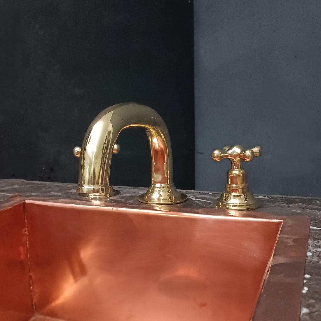 Unlacquered Brass Deck Mounted Sink Faucet, Widespread 3 Holes Bath Faucet Deck Mounted Bathroom Faucet