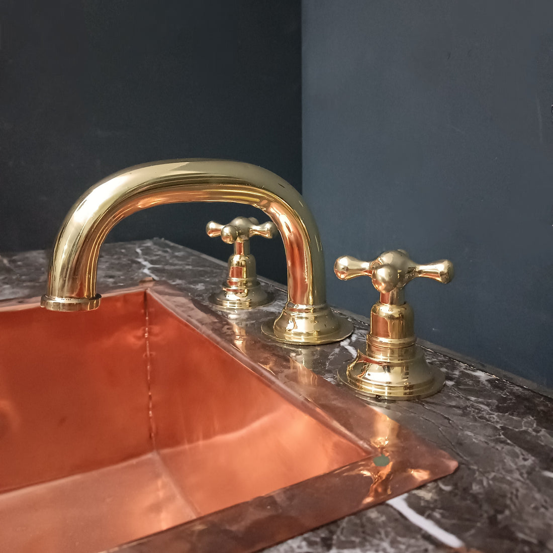 Unlacquered Brass Deck Mounted Sink Faucet, Widespread 3 Holes Bath Faucet Deck Mounted Bathroom Faucet
