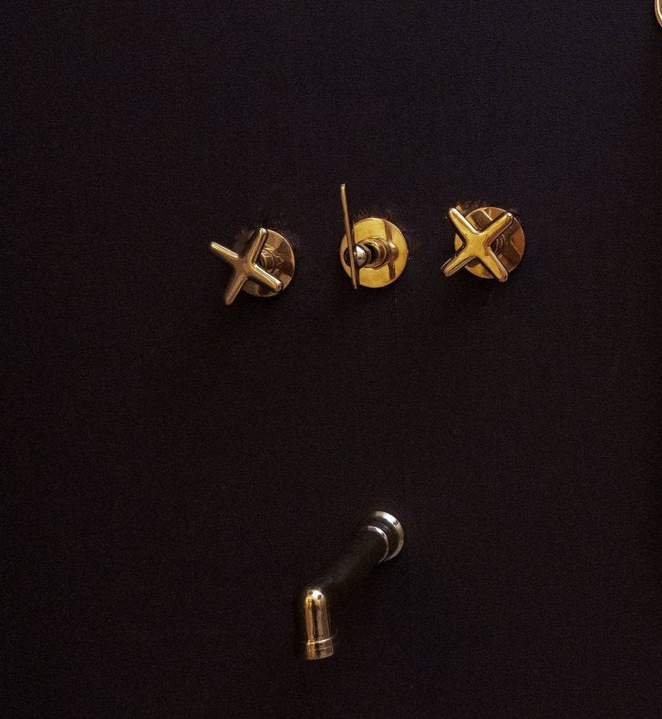 Solid Brass Shower Head Mireleft - 7 Finishes | Brassna The Mireleft Shower System