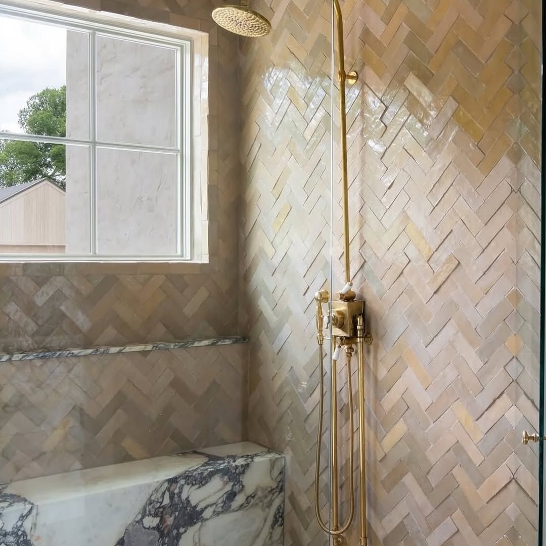 Solid Brass Handcrafted Thermostatic Shower Shower System - Detail View | Brassna