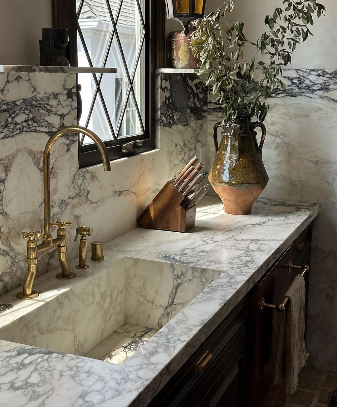 Brass Kitchen Faucet Lone - 7 Finishes | Brassna Lone Kitchen Faucet