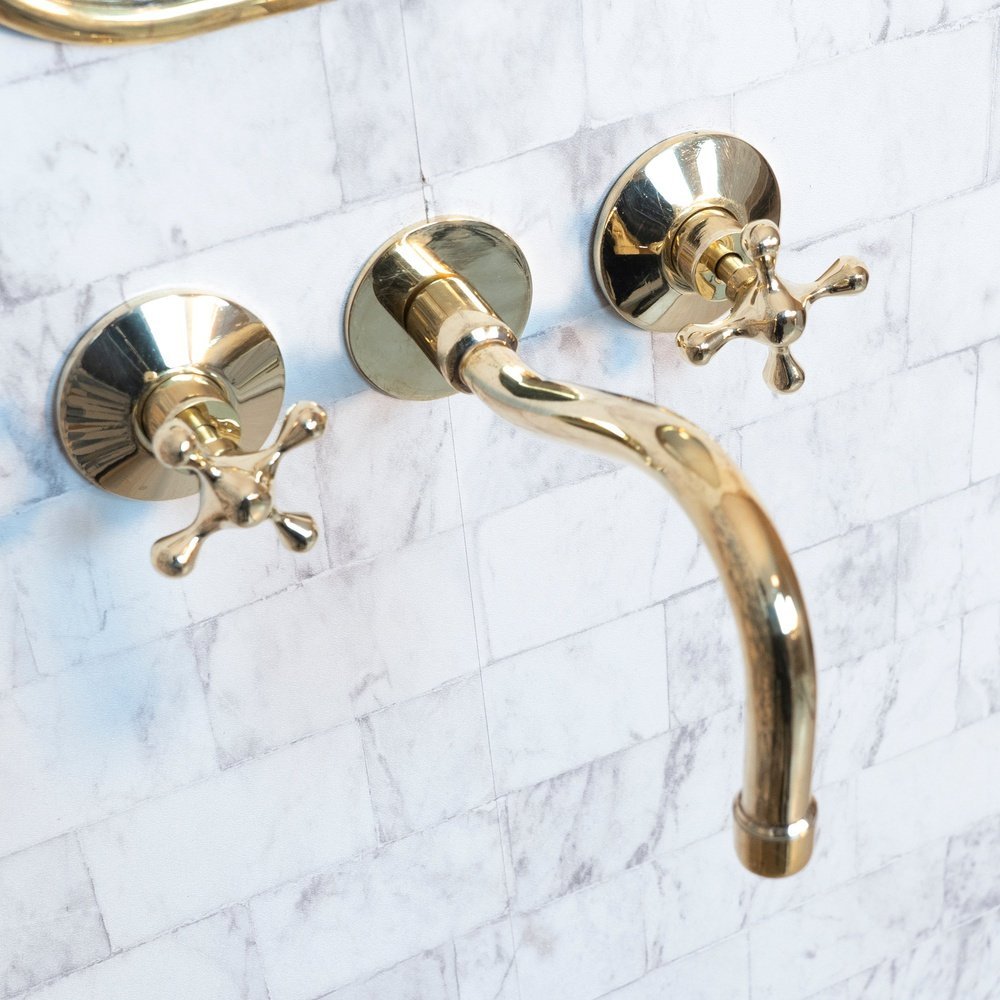 Cobra Wall Mounted Brass Faucet - Brassna