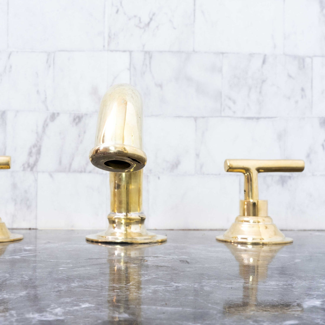 Unlacquered Brass Deck Mounted Sink Faucet, Widespread 3 Holes Bath Faucet Deck Mounted Faucet