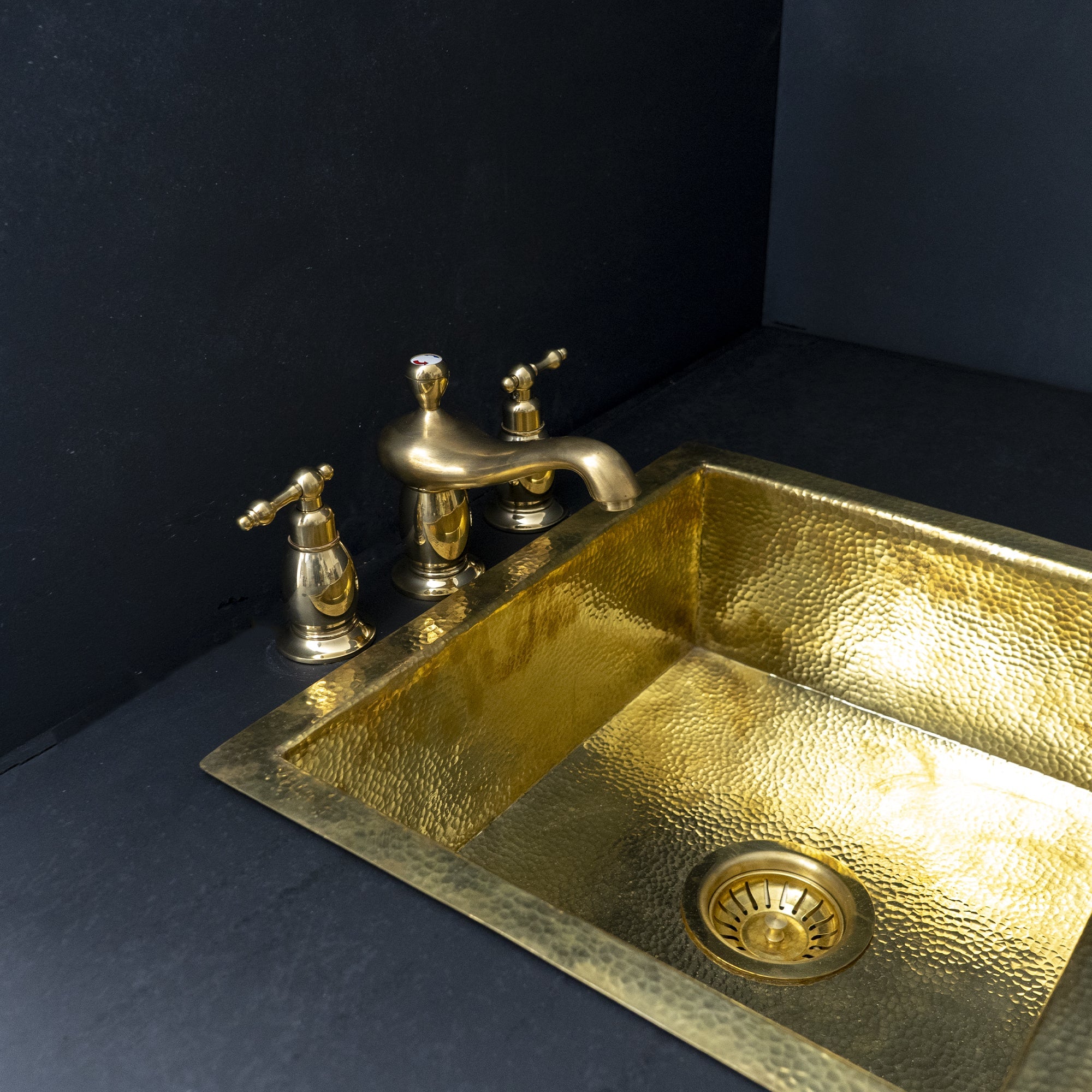 Deck Mounted Unlacquered Brass Bathroom Faucet with 3 Holes, Traditional Bathroom Faucet with 3 Holes in Unlacquered Brass Deck Mounted Faucet