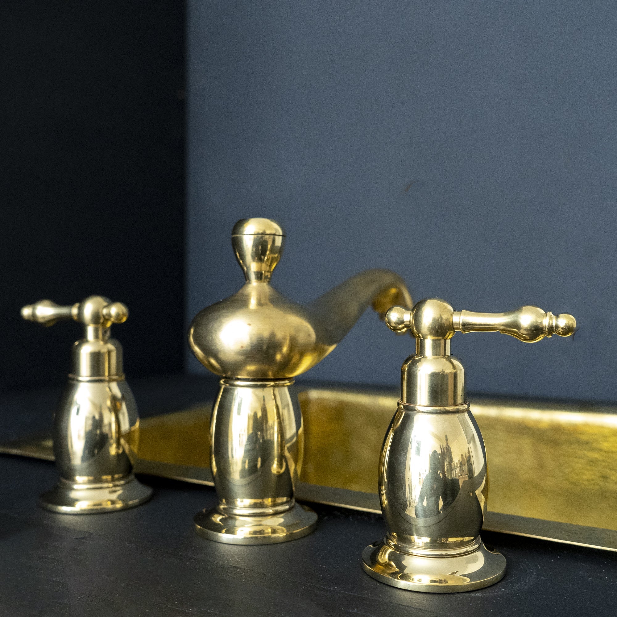Deck Mounted Unlacquered Brass Bathroom Faucet with 3 Holes, Traditional Bathroom Faucet with 3 Holes in Unlacquered Brass Deck Mounted Faucet