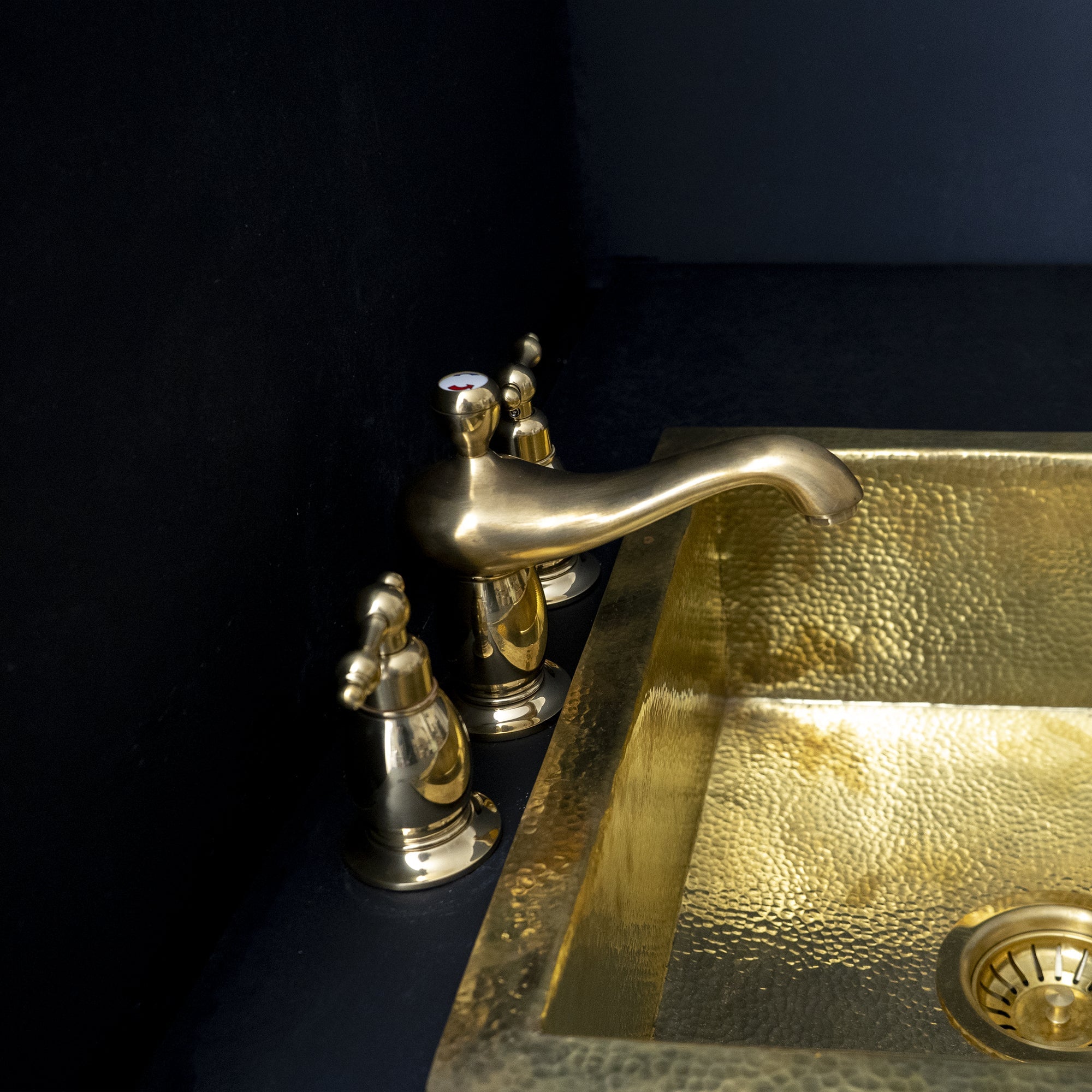 Deck Mounted Unlacquered Brass Bathroom Faucet with 3 Holes, Traditional Bathroom Faucet with 3 Holes in Unlacquered Brass Deck Mounted Faucet