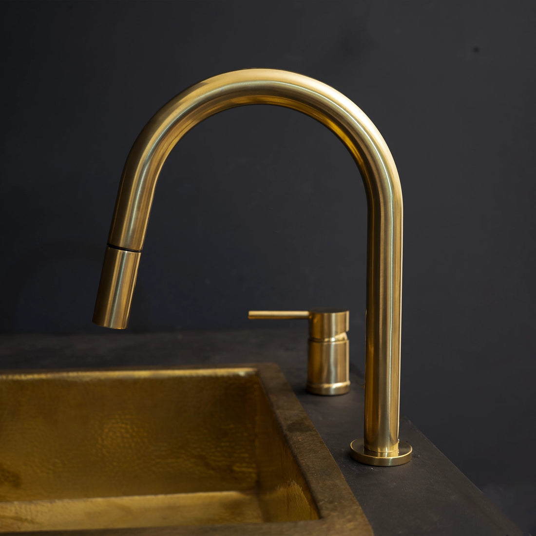  Deck Mounted Unlacquered Brass Single Handle Pull-Down Kitchen Faucet