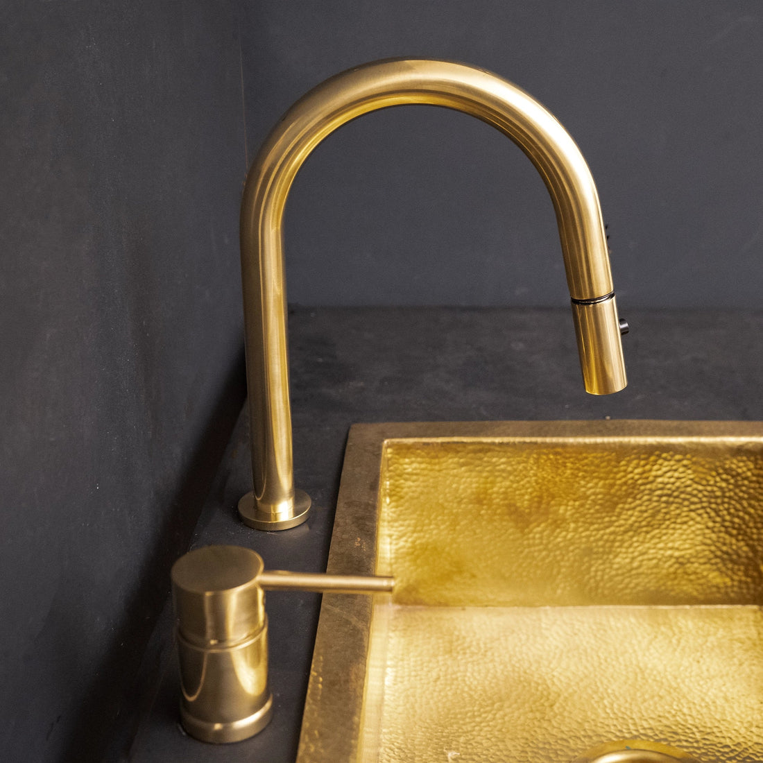  Deck Mounted Unlacquered Brass Single Handle Pull-Down Kitchen Faucet