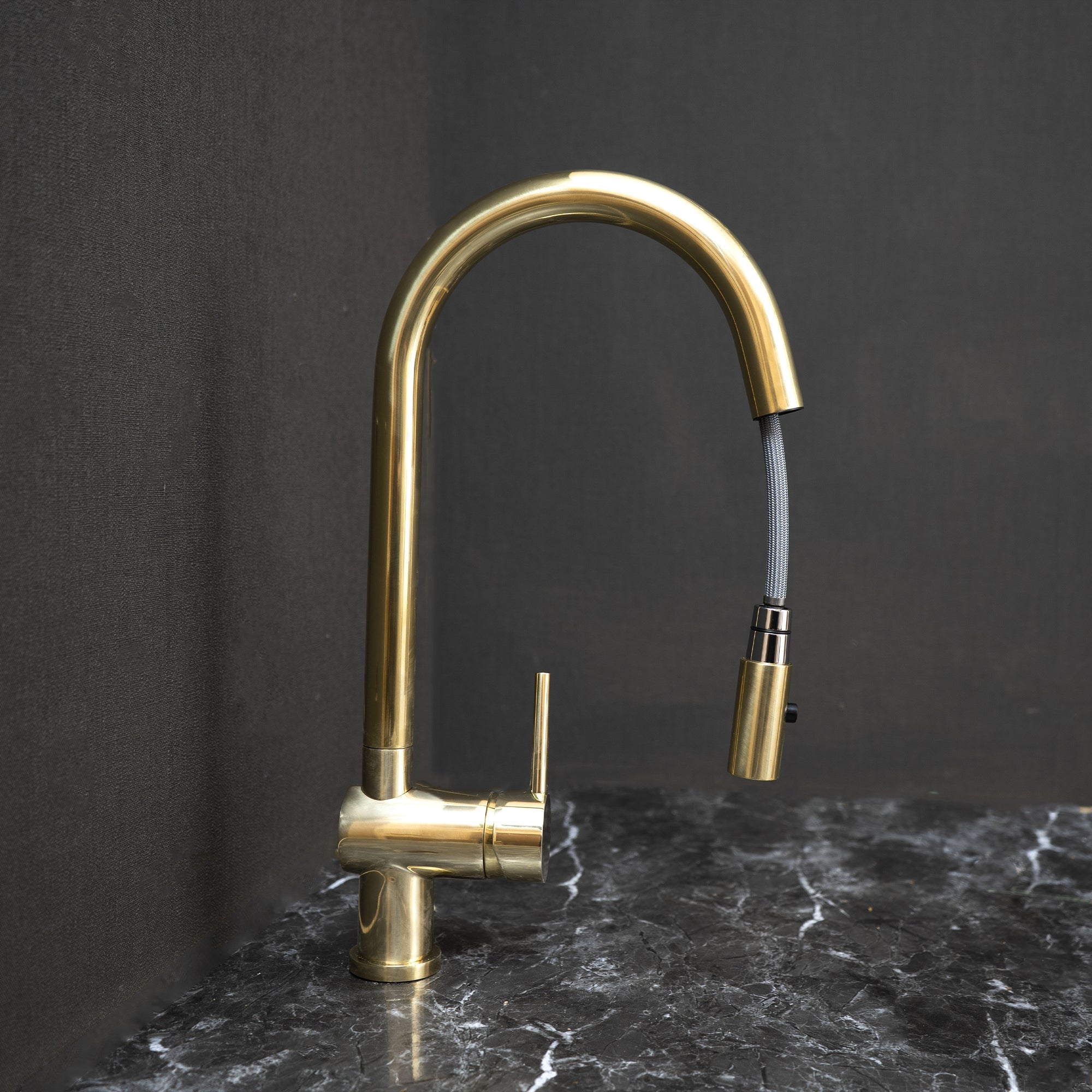 Solid Brass Single Hole Kitchen Sink Mixer Detail