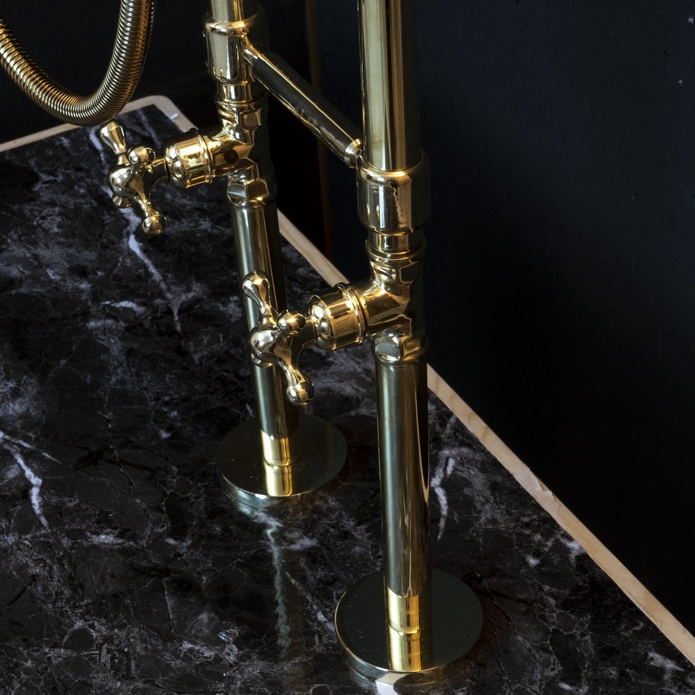 Unlacquered Brass Floor Mount Bath Tub Filler, Brass Bathroom Free Standing Clawfoot Bathtub Faucet With Telephone Hand Shower Unlacquered Brass Floor Mount Bath Tub Filler