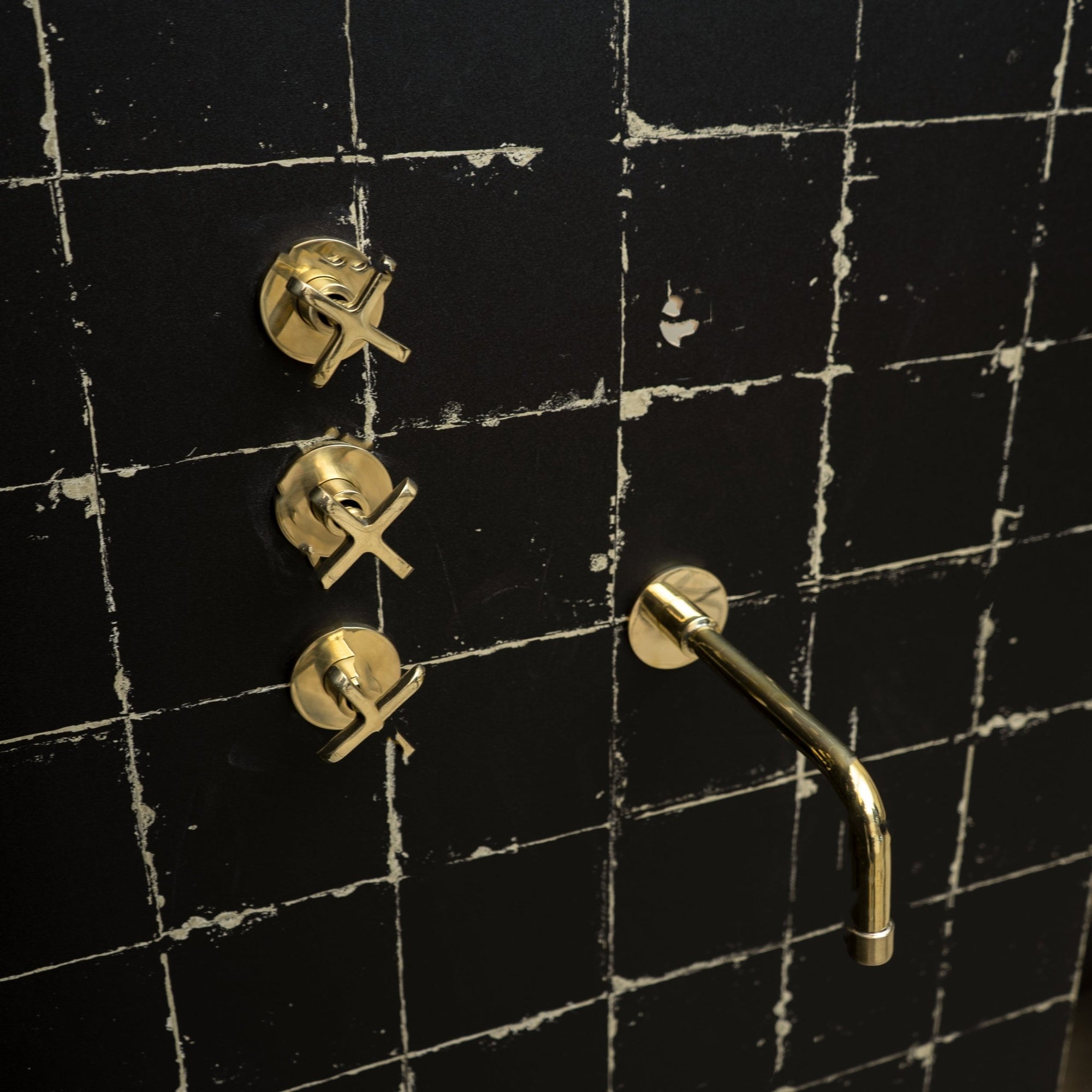 Solid Brass Shower Head Fanus - 7 Finishes | Brassna The Fanus Shower System